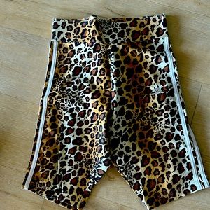 Short leggings, leopard pattern, adidas
